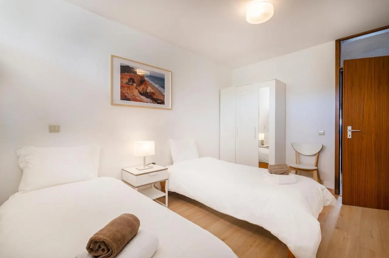 Pe Do Lago 2Br Family Holidays Quarteira Apartment